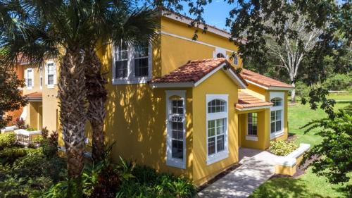 Four-Bedroom Holiday Home image 10