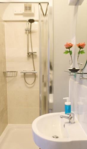 Kings Head Inn Warwick - image 4