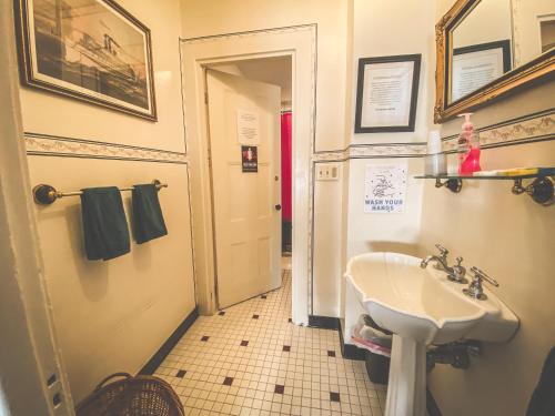 Lizzie Borden House - image 9