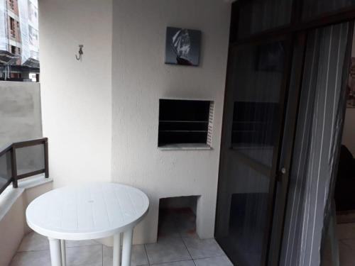 Apartamento Meia Praia Itapema - image 4
