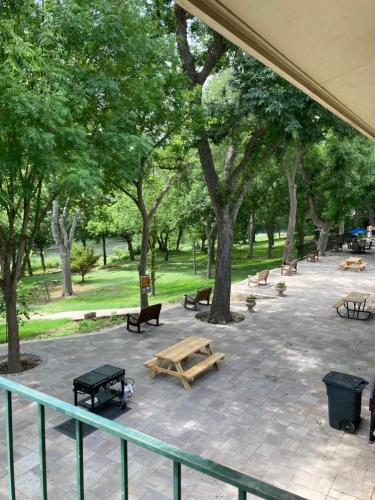 Horseshoe Riverside Lodge - 숙소 외관