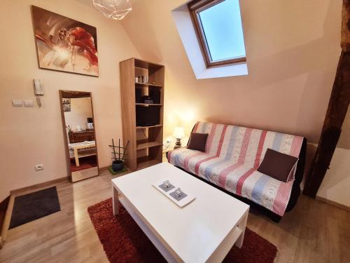 Le Studio - Appartement meublé tout confort Centre ville (Le Studio - Appartement meuble tout confort Centre ville) in Pont-Sainte-Maxence