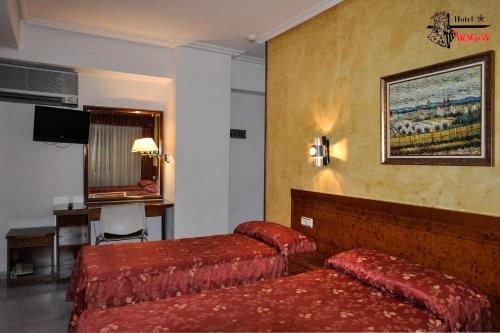Hotel Aragón - image 12
