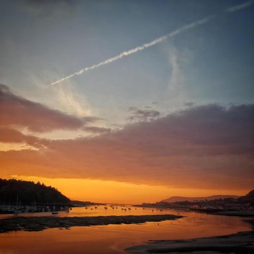 Conwy Cottage, Cosy 2 Bedroom Cottage Near Snowdonia National Park, Gwynedd, North Wales