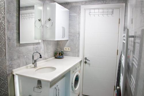 Lovely and Comfy Flat near Sea in Karsiyaka, Izmir