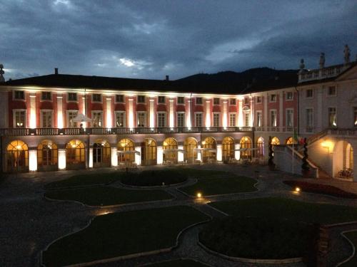 33266051 Villa Fenaroli Palace Hotel