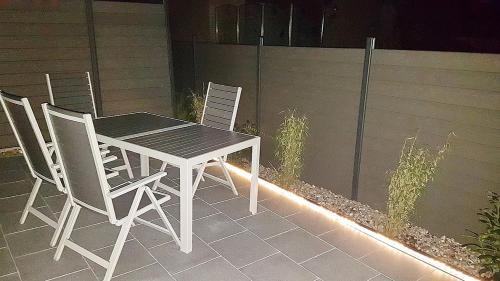 Apartment with Terrace image 7