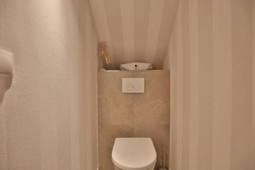 One-Bedroom Apartment image 1
