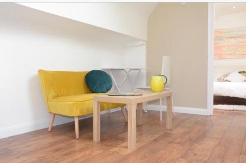 Beautiful 1-Bed Apartment situated in a mansion