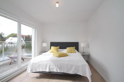 Apartment with Balcony image 10