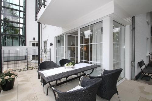 Apartment with Terrace image 3