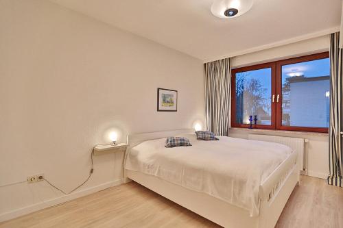 Apartment with Balcony image 4