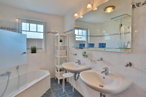 Badezimmer, Feriendomizil am Konsulweg Feriendomizil am Konsulweg Appartement 6 in Scharbeutz