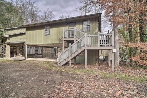 Inviting Apartment with Deck in Smoky Mountains in Newport, USA