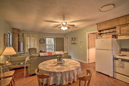 Inviting Apartment with Deck in Smoky Mountains in Newport, USA