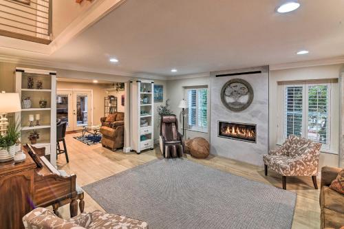 Vegas House with Spa Mini Golf Home Theater Deck! - image 8