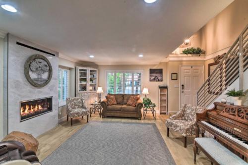 Vegas House with Spa Mini Golf Home Theater Deck! - image 14