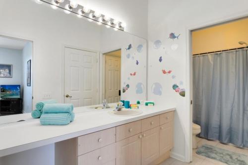 Windsor Palms 3 bed Condo in Gated Resort condo