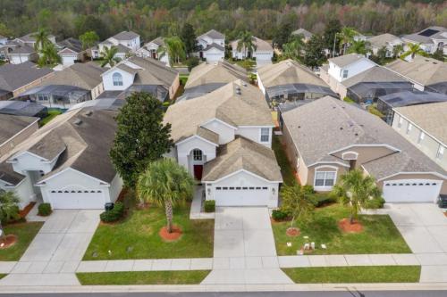 6 Bed Minutes To Disney, Gated Community villa