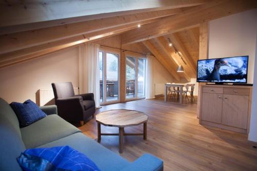 Apartment with Mountain View