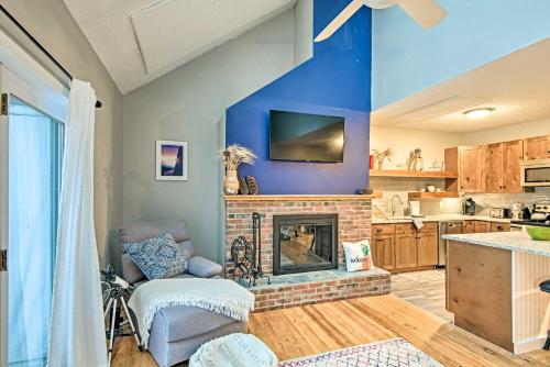 Ski-InandSki-Out Tenney Mountain Condo with Fireplace! detail
