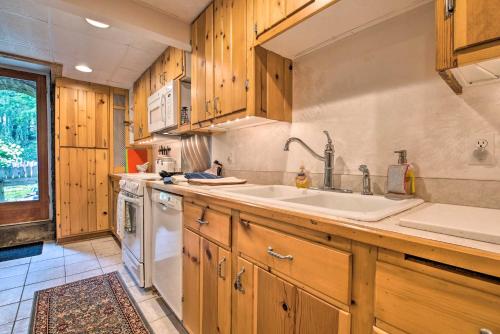 Lakefront Poconos Retreat with Hot Tub, Near Hiking! Lakefront Poconos Retreat with Hot Tub, Near Hiking!