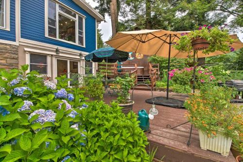 Lakefront Poconos Retreat with Hot Tub, Near Hiking! Lakefront Poconos Retreat with Hot Tub, Near Hiking!