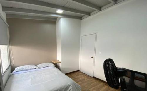 Apartamento cerca al centro comercial Santafé A105 By Roots Rentals, Medellín (fotografie 4)