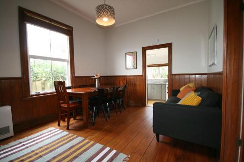 Kingwell Cottage - New Plymouth Holiday Home photo 2