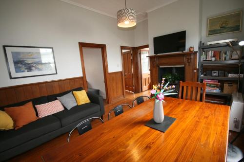 Kingwell Cottage - New Plymouth Holiday Home photo 3