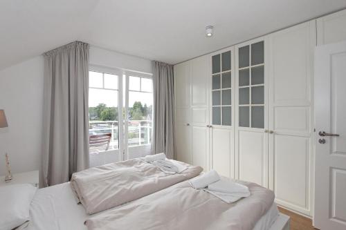 Apartment with Sea View image 9