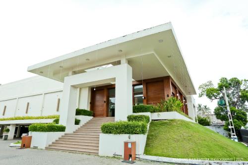 Golden Star Beach Hotel
