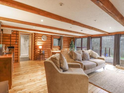 The Fishing Lodge - image 4
