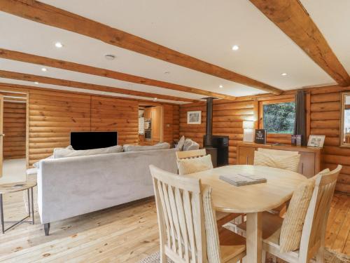 The Fishing Lodge - image 8