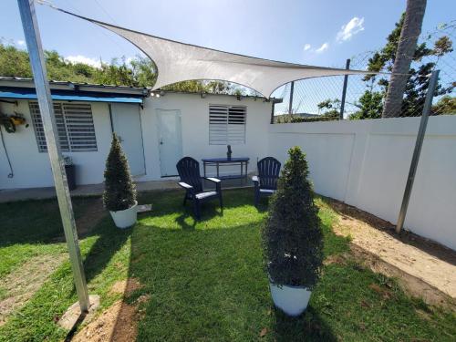 Aguadilla Breeze apt in gated complex 8 minute walk to Crashboat beach - image 11