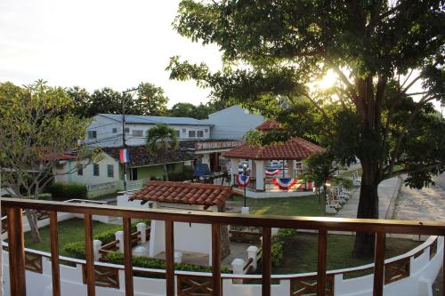 숙소 외관, san carlos beach inn in 산 카를로스