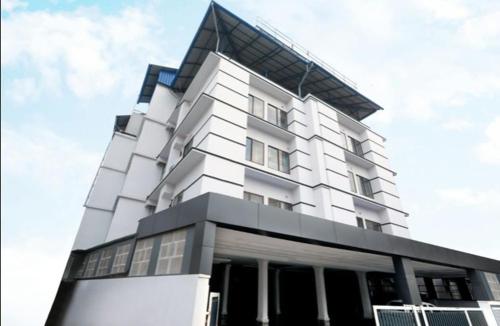 SHALOM RESIDENCY - Photo 3