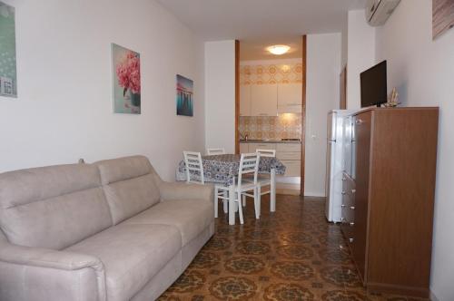 Beautiful apartment for 5 people with swimming pool