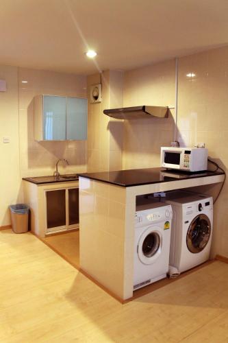 Kitchen, Hotel Gina Suite in Gadong