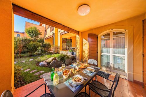 Borgo del Torchio Apartments I by Wonderful Italy in Manerba del Garda