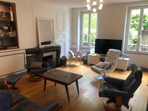 kawasan lounge/TV kongsi, Villa Eugénie Melun (Villa Eugenie Melun) in Melun