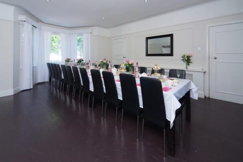 Beautiful 9-bed property near the beach and town centre gîte à louer Seafield Gardens