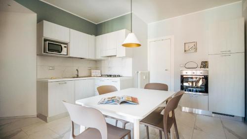  Maison Olga - Incantevole Nuovo Trilocale Vista Mare con parcheggio in Borghetto Santo Spirito