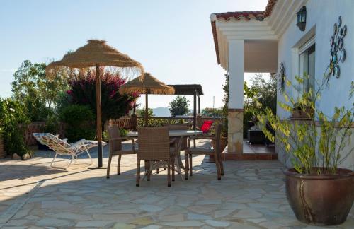 Photo - Hotel Cortijo de Salia