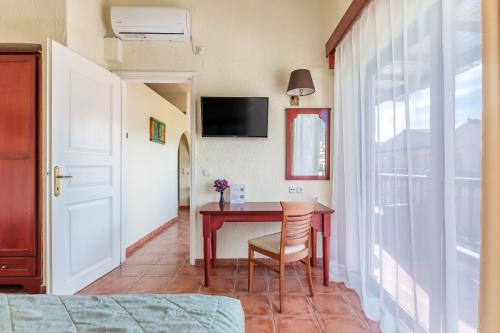 Family One Bedroom Garden View image 7