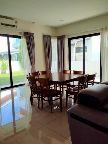 Tiara Bay Marina Island, Lumut
