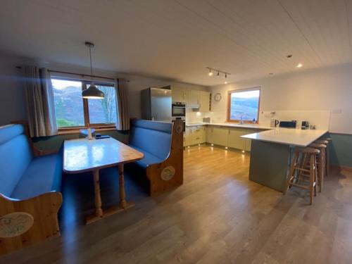 Ghillies Lodge Crianlarich in Killin