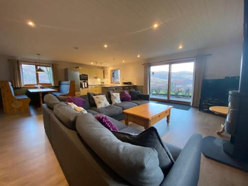 Ghillies Lodge Crianlarich in Killin