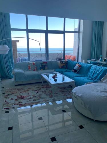 Двухуровневые апартаменты с видом на море IDEAL HOUSE