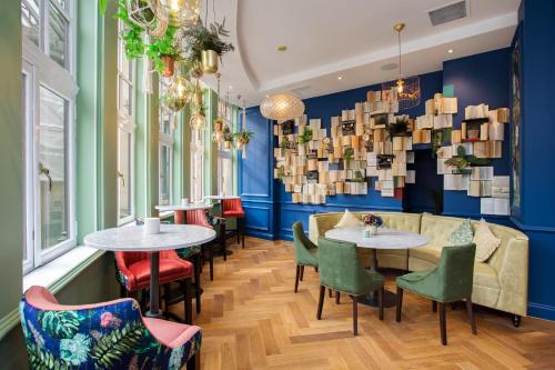 332760096 voco Grand Central Glasgow by IHG